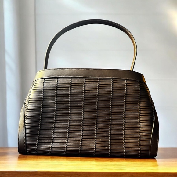 Salvatore Ferragamo Hug handbag (M) - Picture 3 of 9